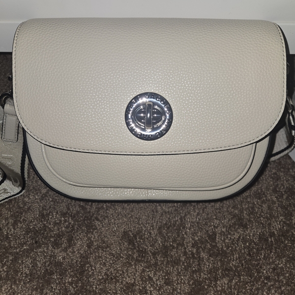 Marc Jacobs Handbags - Elegant Cream Crossbody Bag